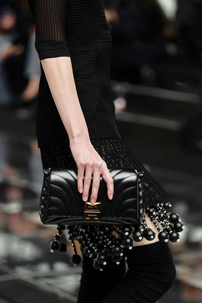 Look 77